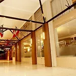 Garibaldi Palace فندق ميلان