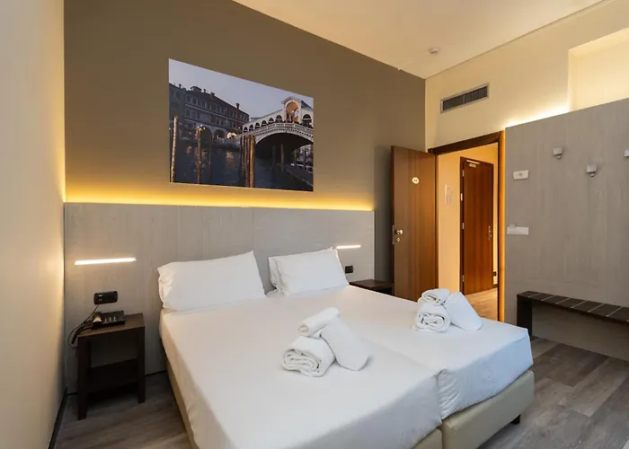 酒店 Garibaldi Palace