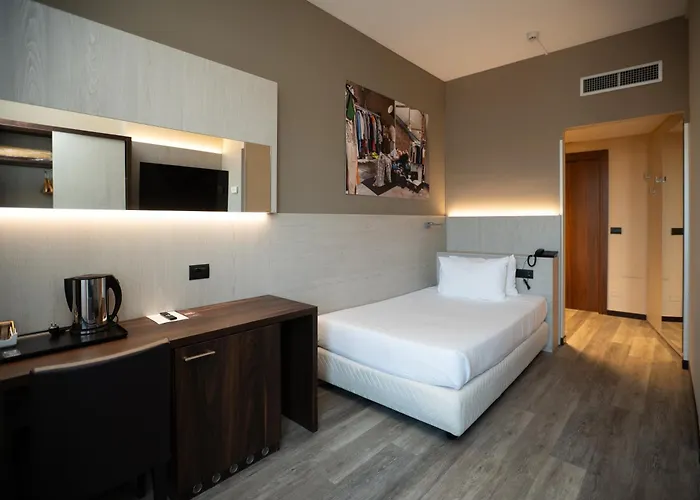 Garibaldi Palace Hotell 3*