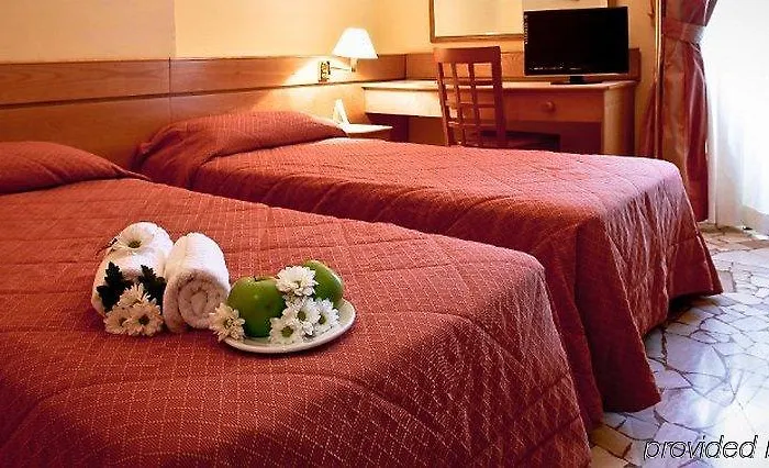 酒店 Garibaldi Palace