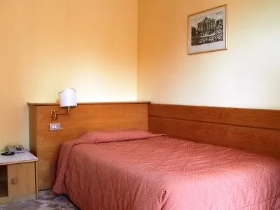 酒店 Garibaldi Palace 3*