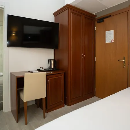 Garibaldi Palace 3*